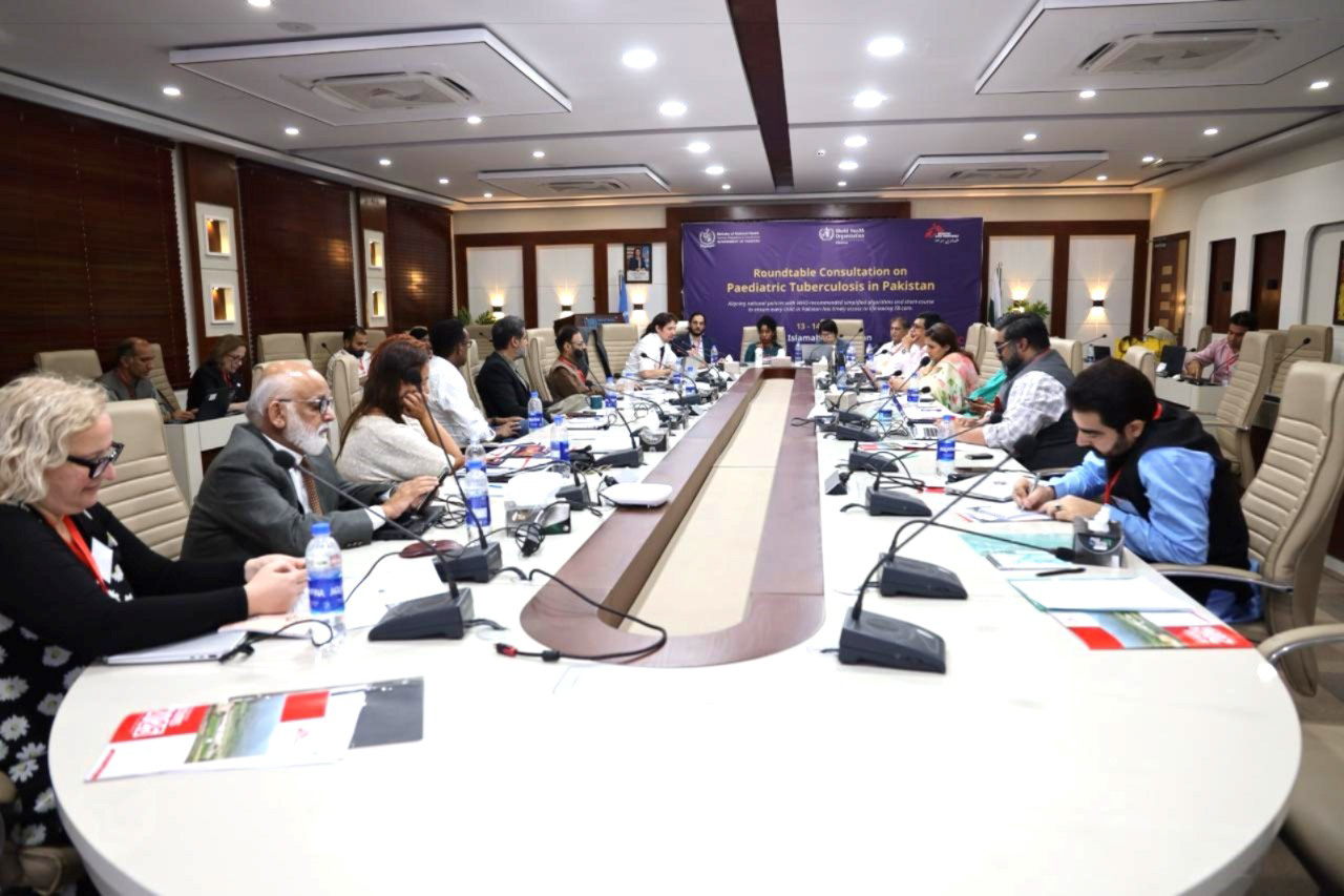 Consultation on paediatric tuberculosis held in May at WHO Pakistan Country Office, Islamabad, in collaboration with MSF and under the leadership of Pakistan’s National Tuberculosis Control Programme, Ministry of Health. Photo credit: Maryam Yunus/WHO Pakistan/MSF. 