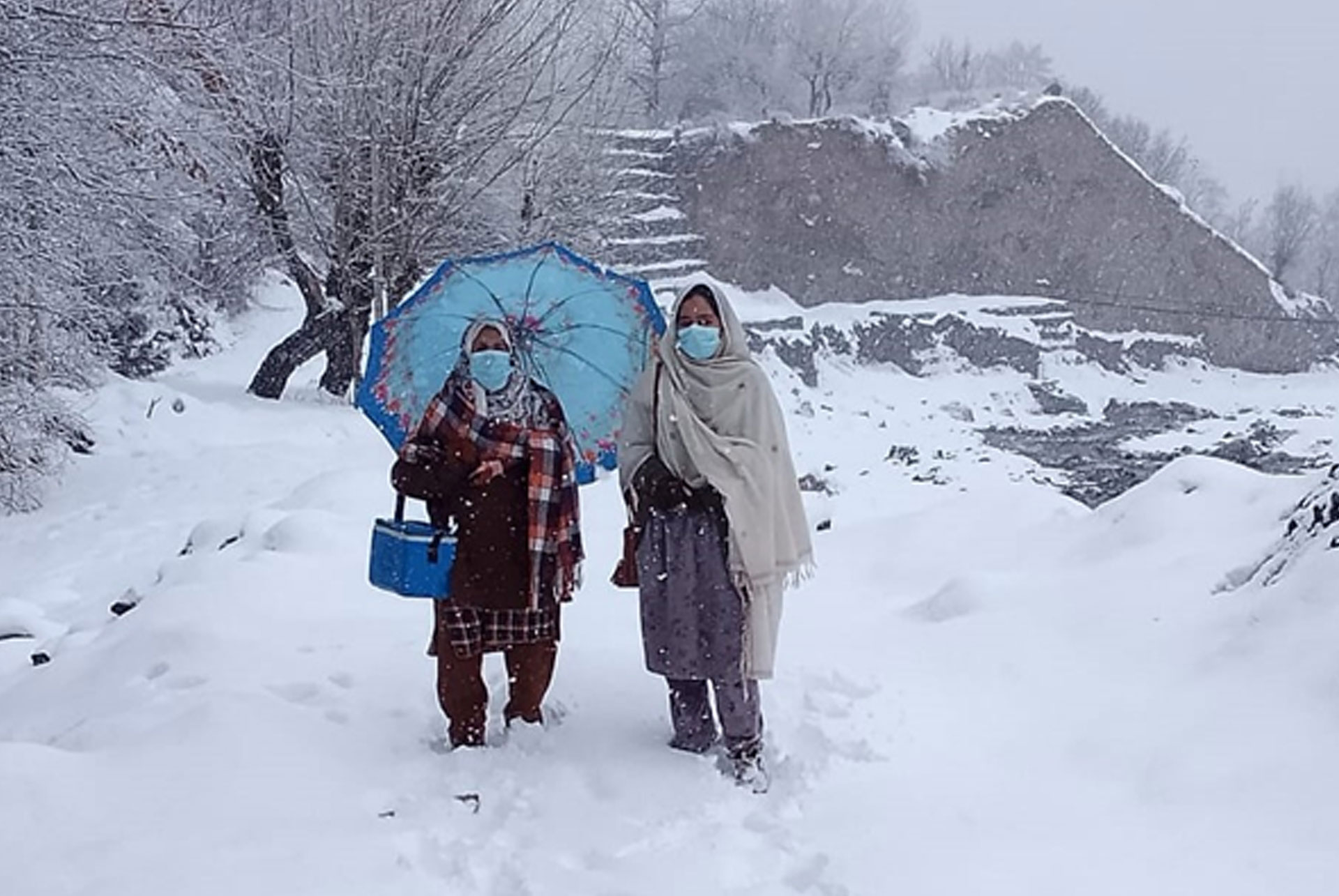 Polio worker Rabia (right) in Upper Chitral during the national campaign conducted in Pakistan from 2-8 February 2026. Photo credit: WHO Pakistan