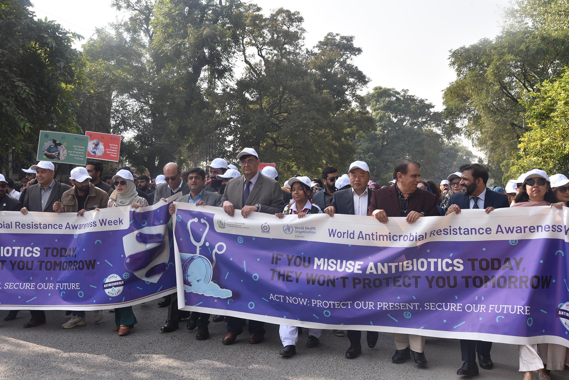 Antimicrobial resistance contributes to 200,000 annual deaths in Pakistan; WHO and the NIH call for action