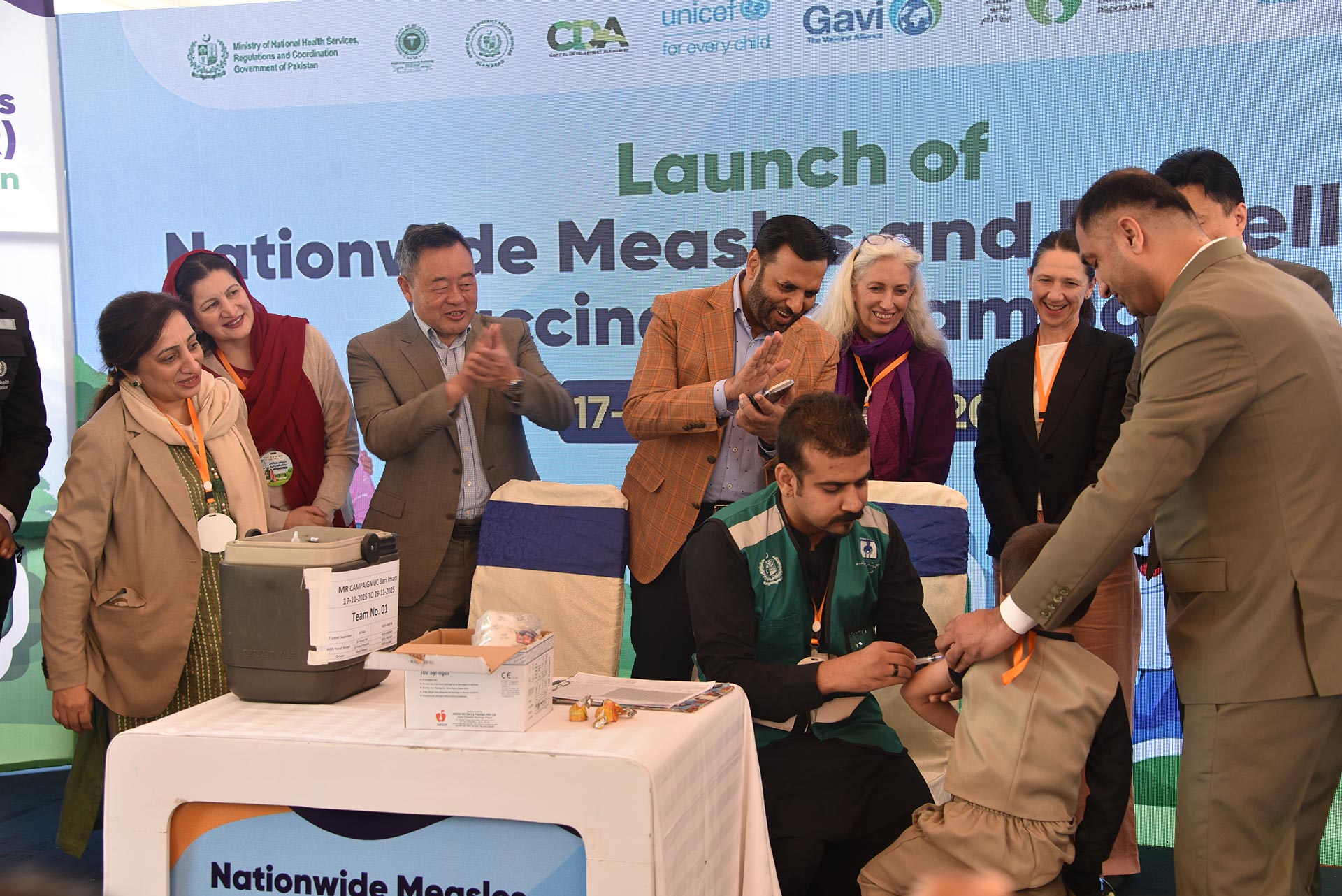 WHO Representative in Pakistan joined the Federal Health Minister, UNICEF and partners during the launch of a national measles-rubella campaign in Islamabad. Photo credit: WHO/Sara Akmal