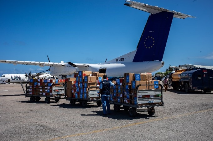 plane-supplies-somalia