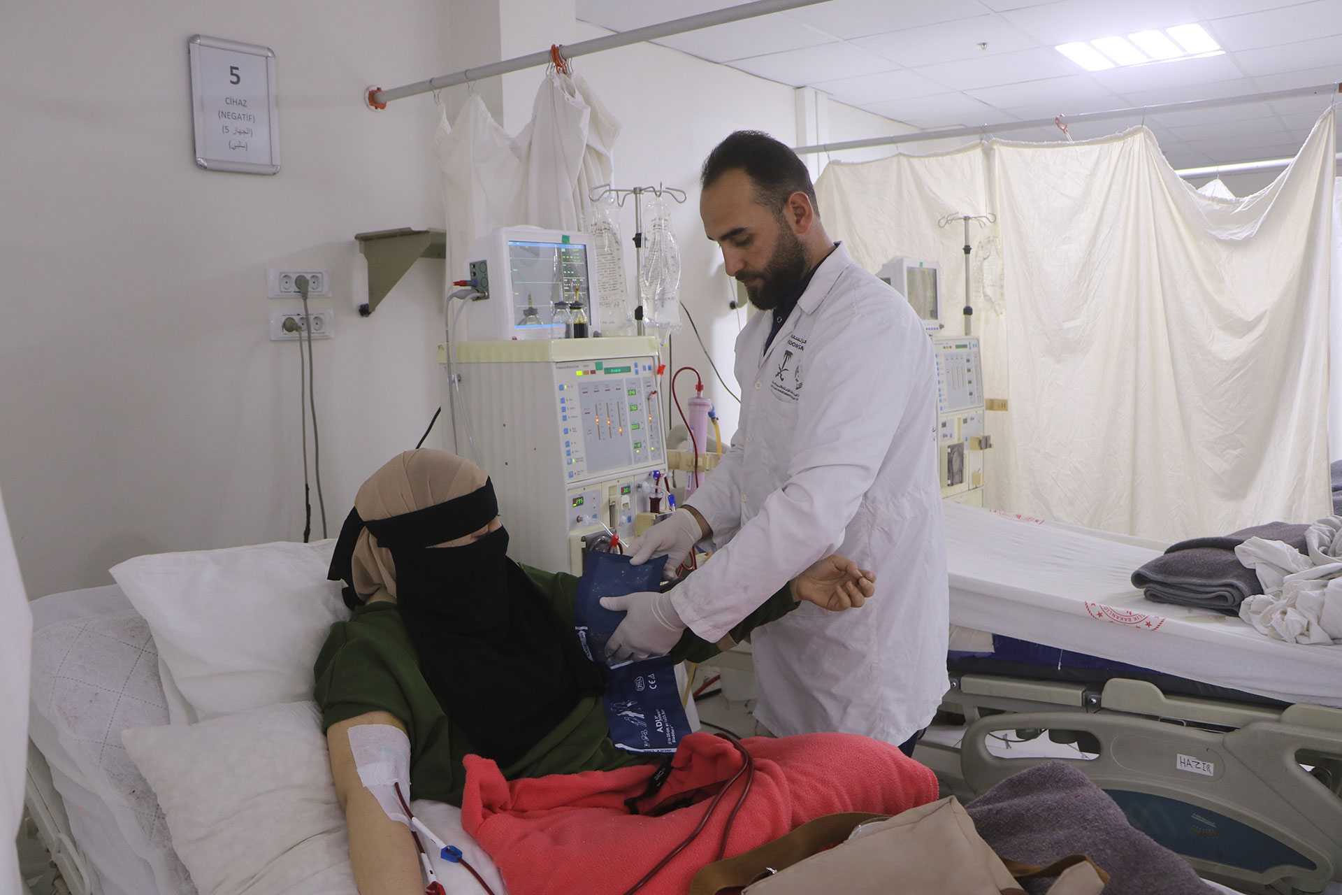 How two hospitals provide continuous care for dialysis patients and newborns 