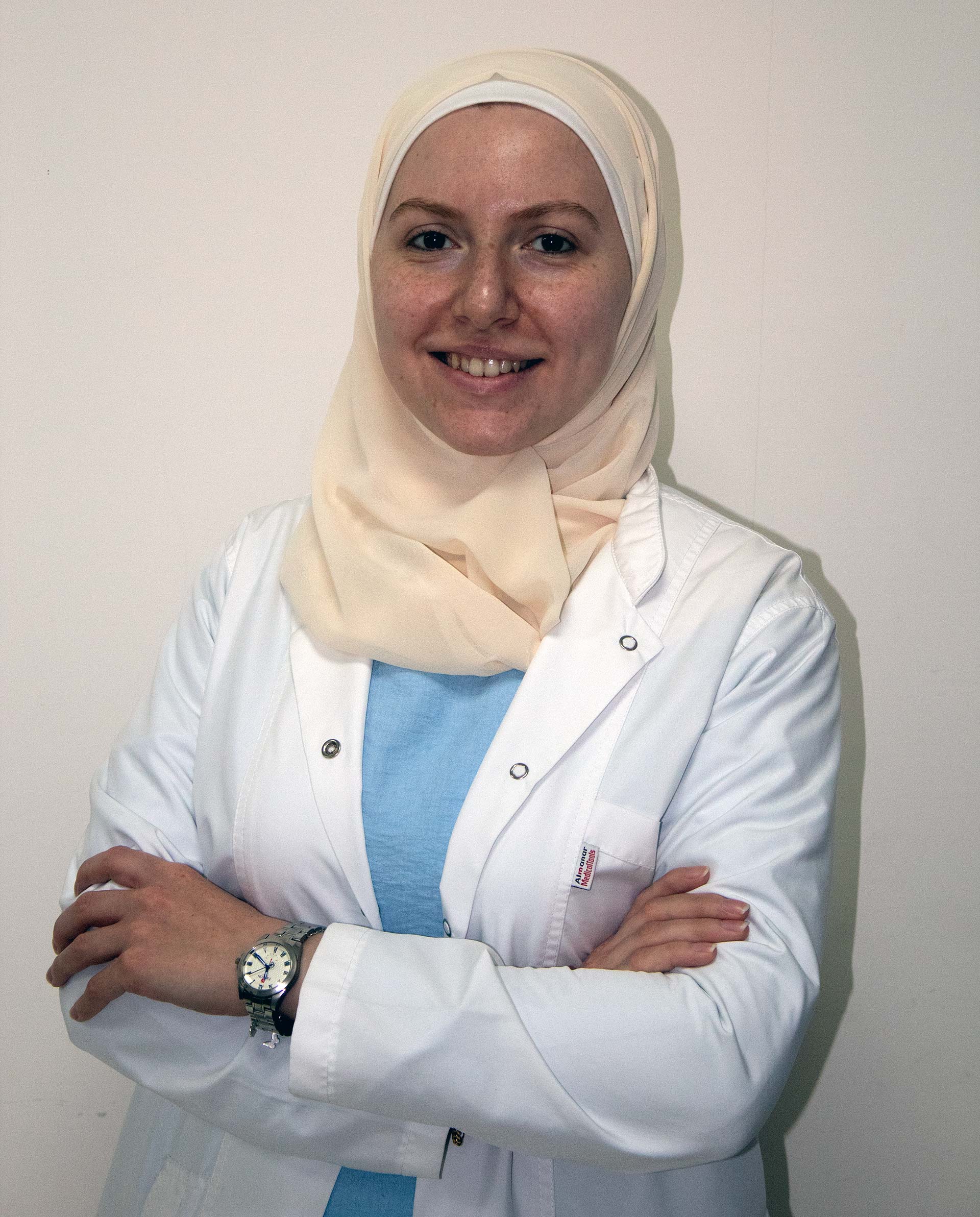 Dr Zein Ali Douba, an oncology specialist in Aleppo, discusses the consequences of antibiotic misuse for patients with weakened immunity.  Photo credit: WHO 