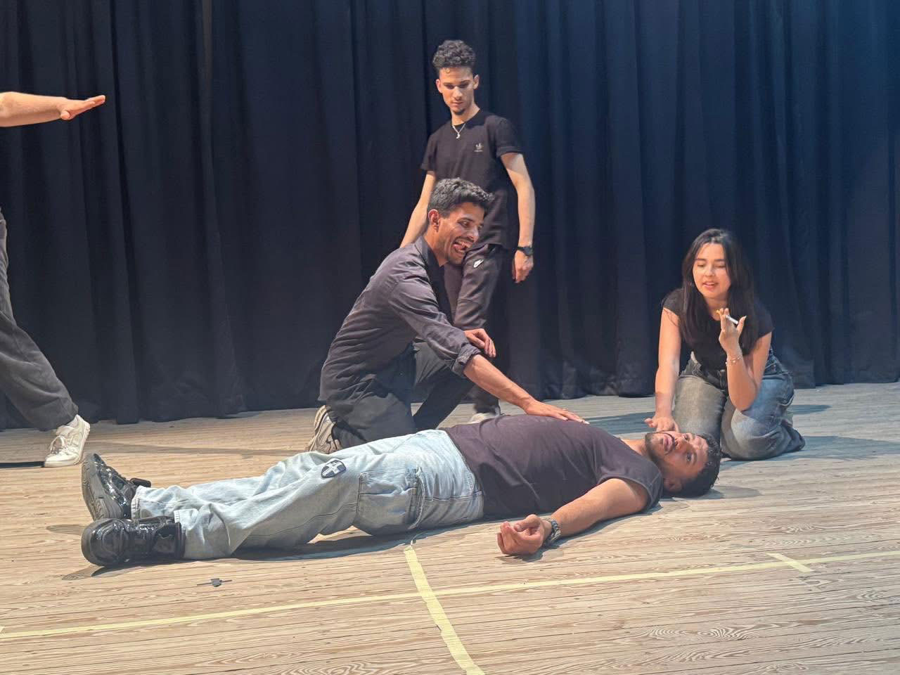 Les photos illustrent l’utilisation de l’art comme puissant levier de prévention des maladies cardiovasculaires à Ras Jebel, dans le cadre du projet HEARTS soutenu par l’OMS.